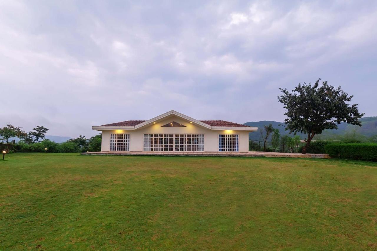 Stayvista'S Shivom Villa 12 - A Serene Escape With Views Of The Valley And Lake Lonavala Bagian luar foto