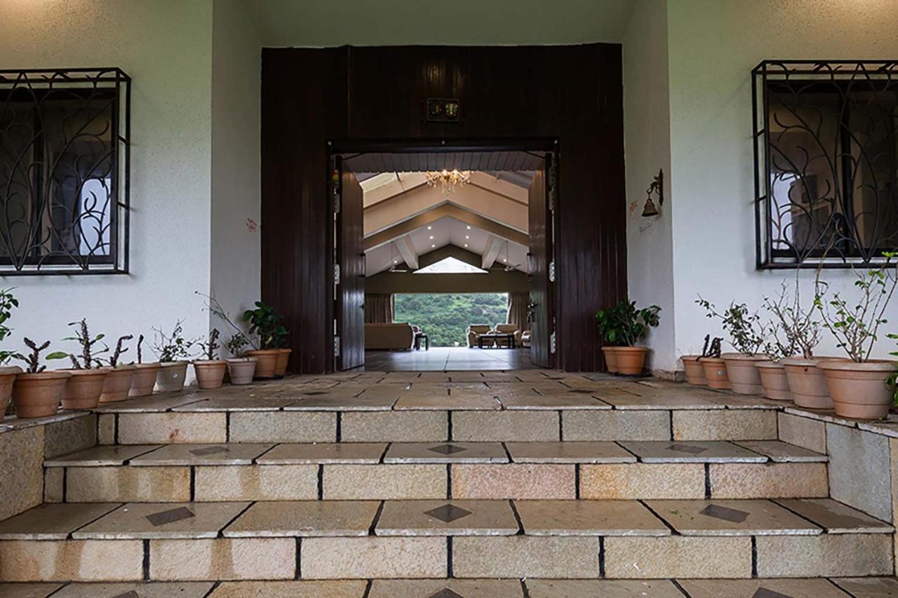 Stayvista'S Shivom Villa 12 - A Serene Escape With Views Of The Valley And Lake Lonavala Bagian luar foto