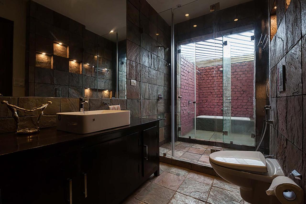 Stayvista'S Shivom Villa 12 - A Serene Escape With Views Of The Valley And Lake Lonavala Bagian luar foto