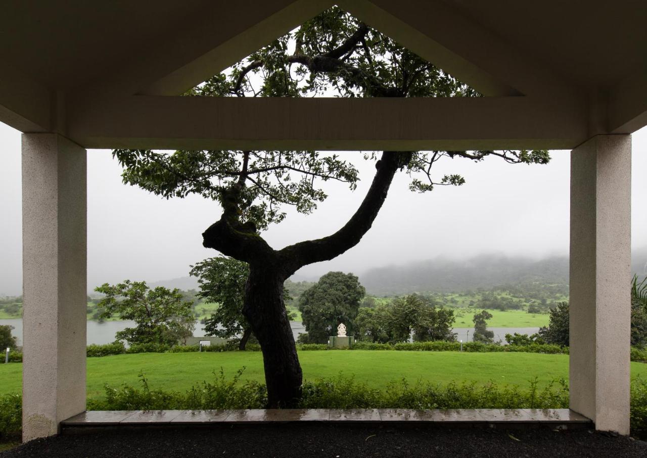 Stayvista'S Shivom Villa 12 - A Serene Escape With Views Of The Valley And Lake Lonavala Bagian luar foto